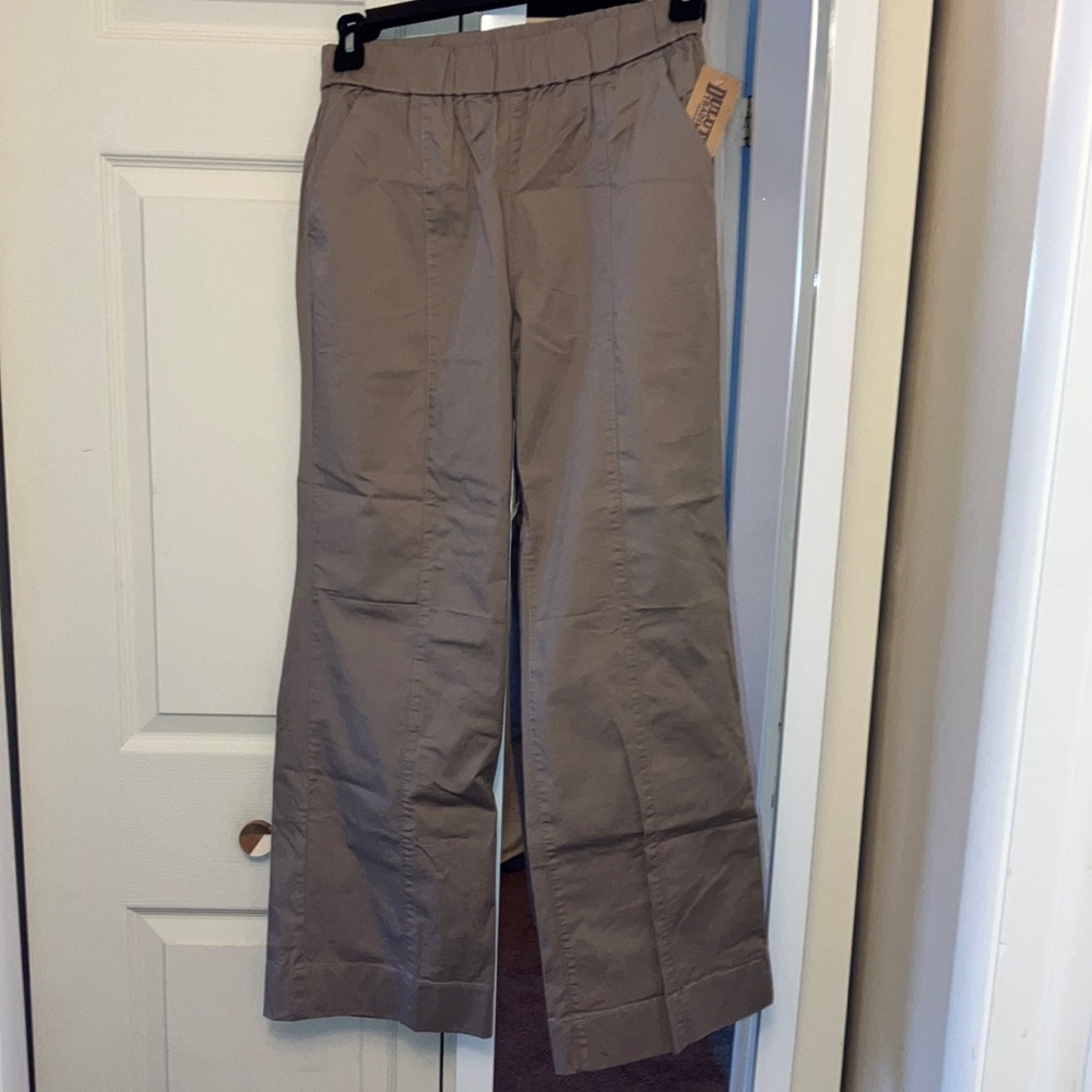 Duluth Summer Weight Chino Wide Leg Pull-on pants 4 short